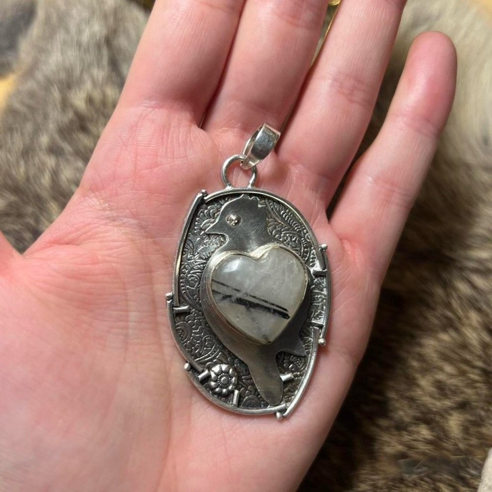 Handmade sterling silver crow agate heart pendant - Picture 2 of 3